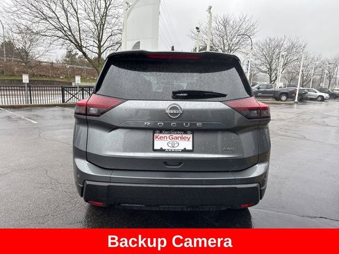 Used 2025 Nissan Rogue SV image 6