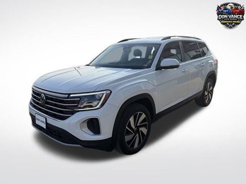 Used 2025 Volkswagen Atlas SE AWD/4WD image 1