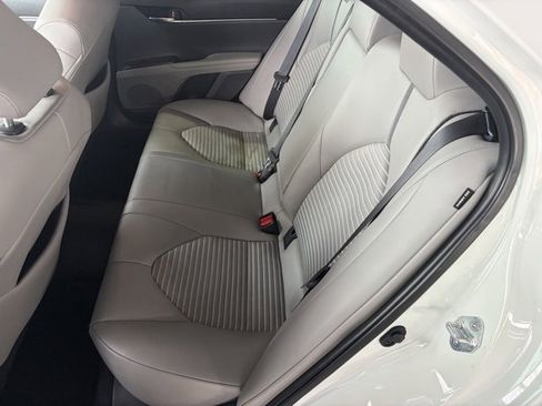 Used 2024 Toyota Camry SE image 10