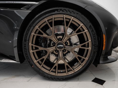 Used 2025 Aston Martin DB12 Coupe image 46