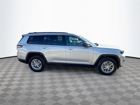 New 2025 Jeep Grand Cherokee L Laredo image 4