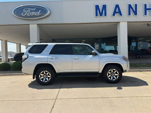 Used 2019 Toyota 4Runner TRD Off-Road Premium AWD/4WD image 7