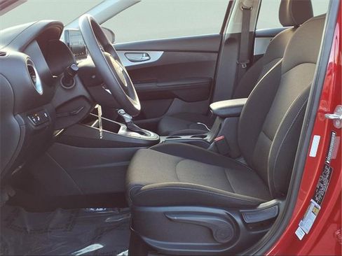 Used 2024 Kia Forte LXS w/ LXS Technology Package image 17