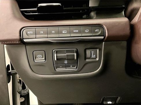 Used 2022 Cadillac Escalade ESV Sport Platinum image 35