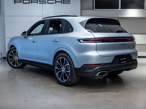 New 2026 Porsche Cayenne AWD/4WD image 3