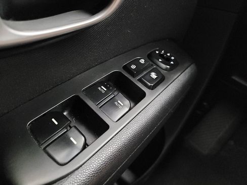 Used 2014 Kia Soul FWD image 27