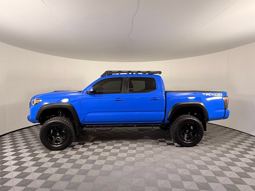 Used 2020 Toyota Tacoma TRD Off-Road w/ TRD Premium Off Road Package AWD/4WD image 15