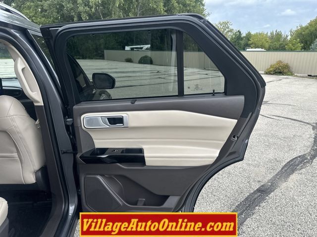 Used 2021 Ford Explorer Platinum w/ Equipment Group 601A AWD/4WD image 30