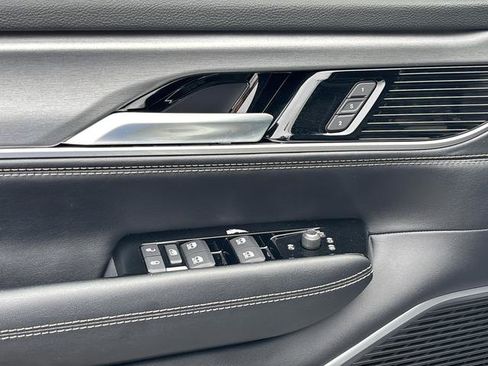 New 2026 Jeep Grand Wagoneer 4WD w/ Premium Group I image 17