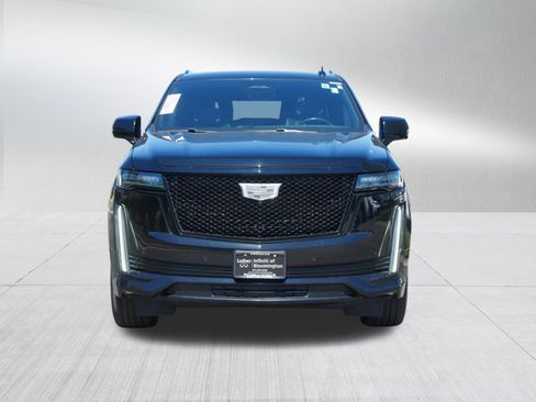 Used 2022 Cadillac Escalade ESV Sport w/ LPO, ONYX Package AWD/4WD image 2