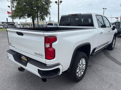 Used 2024 Chevrolet Silverado 2500 High Country w/ High Country Premium Package AWD/4WD image 5