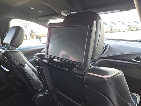 Used 2020 Chrysler Pacifica Limited w/ Advanced Safetytec Group image 88