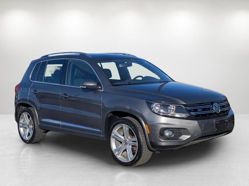 Used 2016 Volkswagen Tiguan R-Line image 3