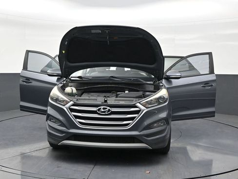 Used 2018 Hyundai Tucson Sport image 32
