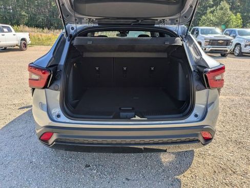 New 2026 Chevrolet Trax RS w/ Sunroof Package FWD image 28