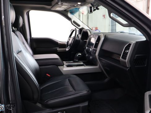 Used 2018 Ford F150 Lariat image 31