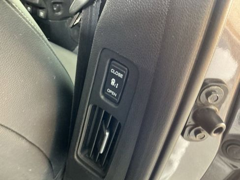 Used 2023 Honda Odyssey Touring image 11