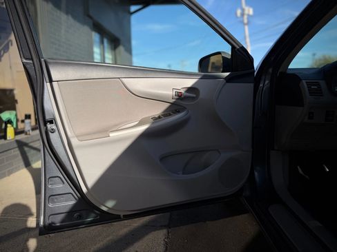 Used 2012 Toyota Corolla LE image 7