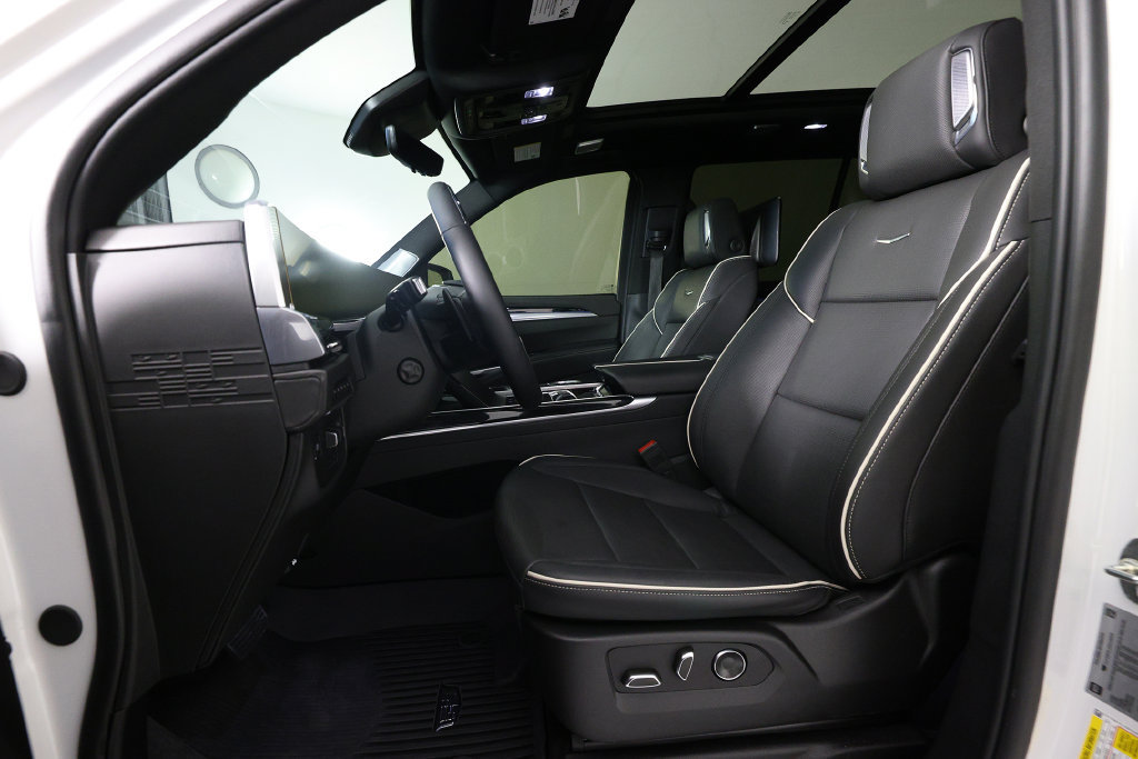 Used 2025 Cadillac Escalade Sport w/ Touring Package AWD/4WD image 17