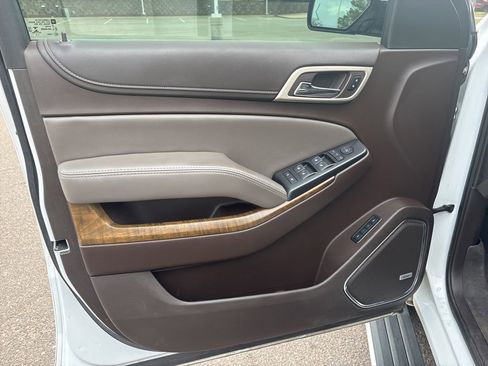 Used 2019 GMC Yukon Denali w/ Denali Ultimate Package AWD/4WD image 9