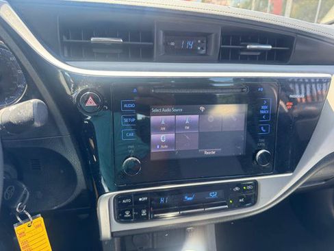 Used 2017 Toyota Corolla LE w/ Carpet Mat Package (TMS) FWD image 16