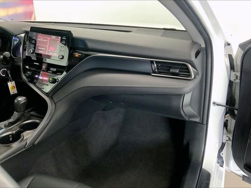 Used 2023 Toyota Camry SE image 23