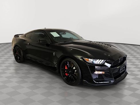 Used 2022 Ford Mustang Shelby GT500 w/ Technology Package RWD image 2