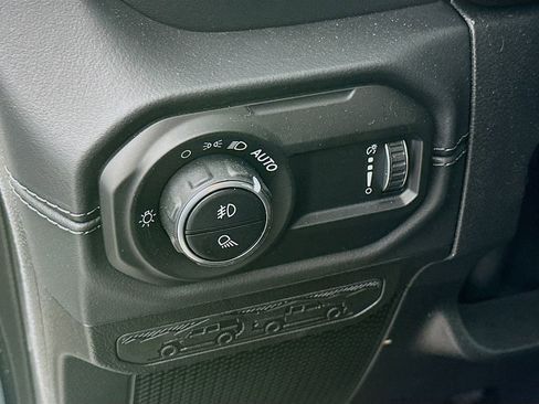 New 2026 Jeep Gladiator Sport AWD/4WD image 15