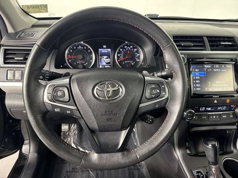 Used 2017 Toyota Camry XSE FWD image 11