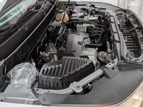 Used 2018 GMC Acadia SLE image 44