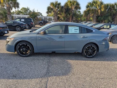 New 2026 Nissan Sentra SR w/ Floor Mat Package FWD image 7