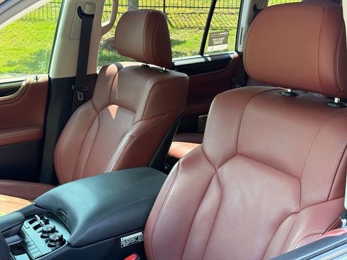 Certified 2021 Lexus LX 570 4WD w/ Luxury Package image 22