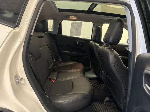Used 2019 Jeep Compass Latitude w/ Popular Equipment Group AWD/4WD image 17