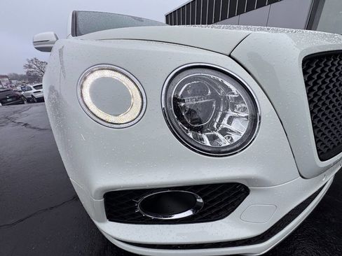 Used 2018 Bentley Bentayga Activity image 34