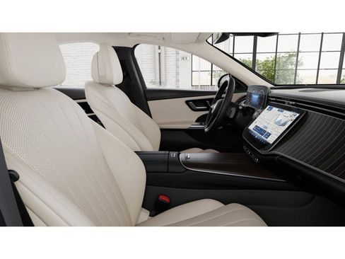 Certified 2025 Mercedes-Benz E 350 4MATIC Sedan image 4