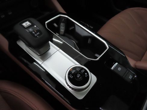 New 2026 Mitsubishi Outlander SEL FWD image 14