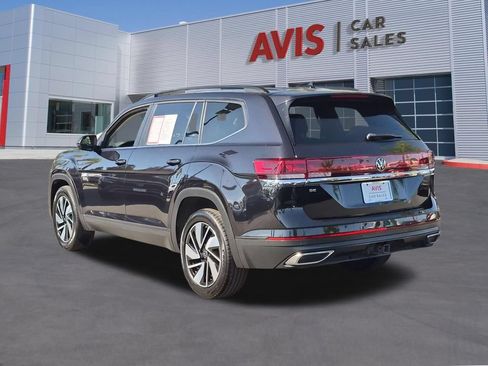 Used 2025 Volkswagen Atlas SE FWD image 9