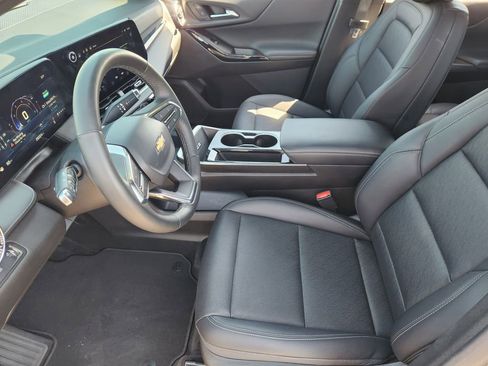 Used 2025 Chevrolet Equinox LT w/ Convenience Package II FWD image 13