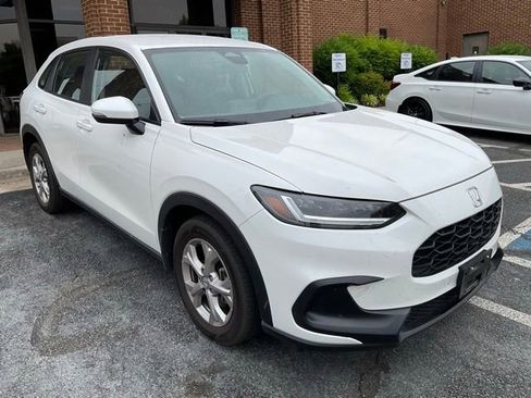 Certified 2025 Honda HR-V LX image 3