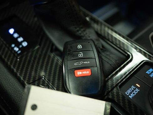 Used 2024 Toyota Tundra Limited image 24