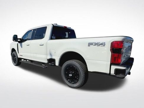 New 2026 Ford F250 Lariat w/ Black Appearance Package AWD/4WD image 7
