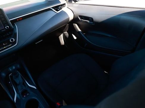 Used 2022 Toyota Corolla LE image 24