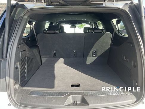 Used 2023 Chevrolet Suburban Premier AWD/4WD image 32