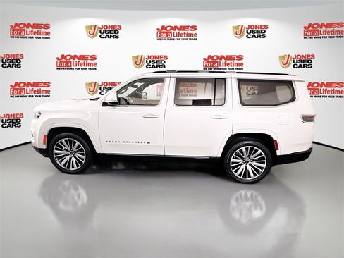 Used 2022 Jeep Grand Wagoneer Series III w/ Flexible Seating Group image 16