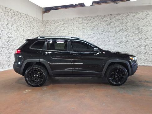 Used 2019 Jeep Cherokee Trailhawk w/ Comfort/Convenience Group AWD/4WD image 6