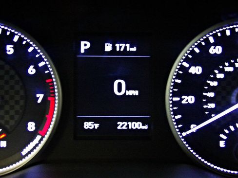 Used 2020 Hyundai Elantra SE FWD image 14