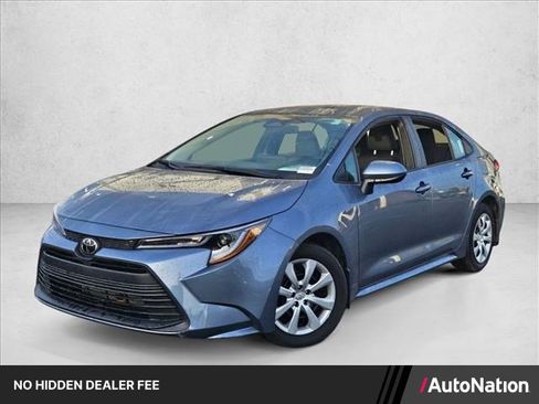 Used 2025 Toyota Corolla LE FWD image 1