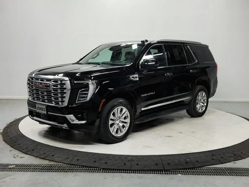 Used 2025 GMC Yukon Denali AWD/4WD image 4