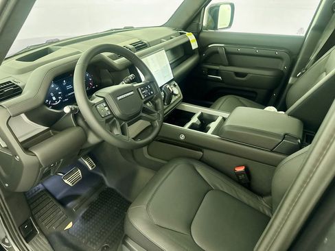New 2026 Land Rover Defender 110 V8 AWD/4WD image 9