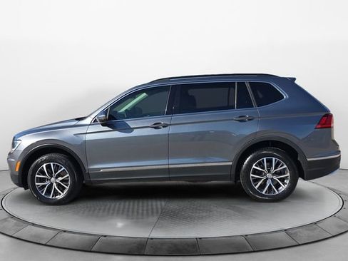 Used 2020 Volkswagen Tiguan SE image 2